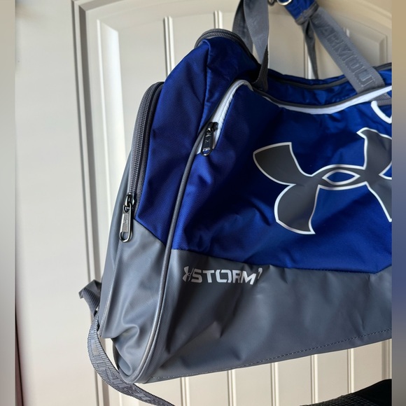 Under Armour duffle bag (NWOT) - Picture 4 of 8